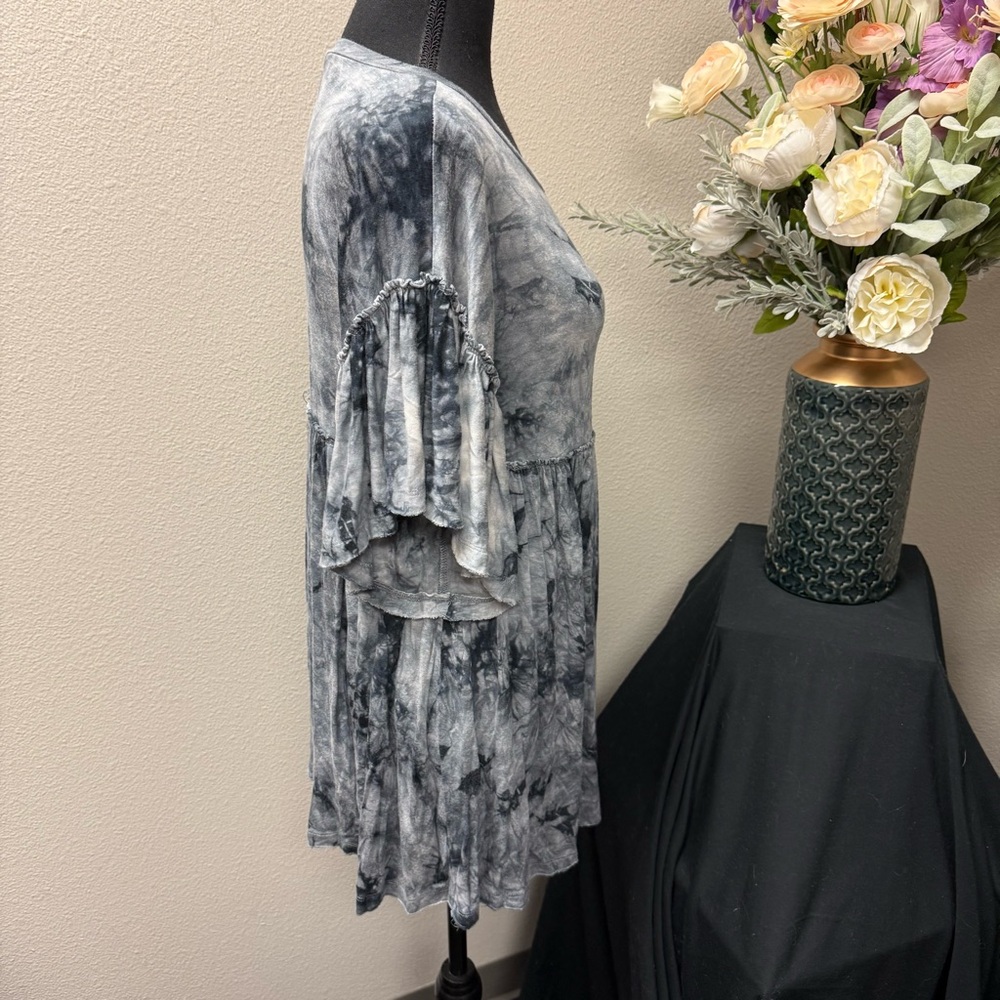 Urban Outfitters Gray Tie-Dye Ruffle Sleeve Babydoll Tunic Top XS Boho Chic - Picture 4 of 7